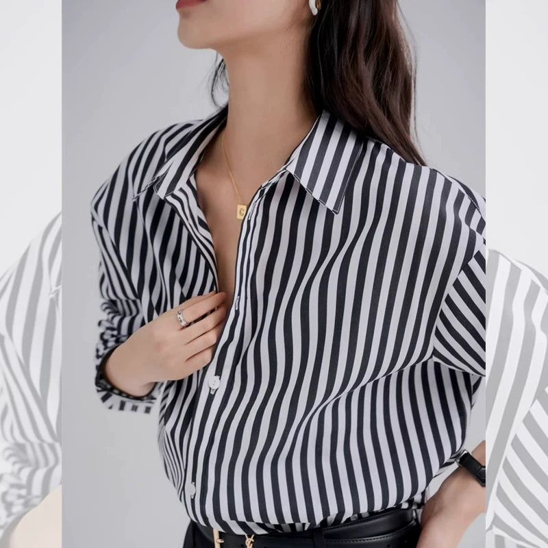 ブラックストライプシャツ