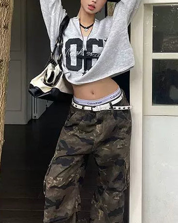 Vネックニットトップス