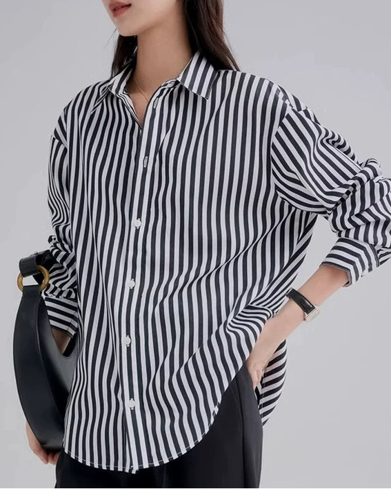 ブラックストライプシャツ